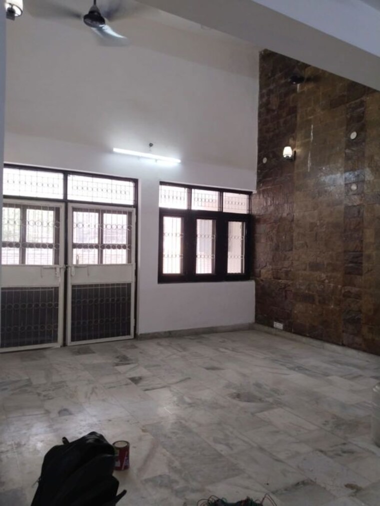 Room, varun-enclave 2 Bedroom 1250 Sq.Ft. Apartment In Sector 28 Noida 10657698