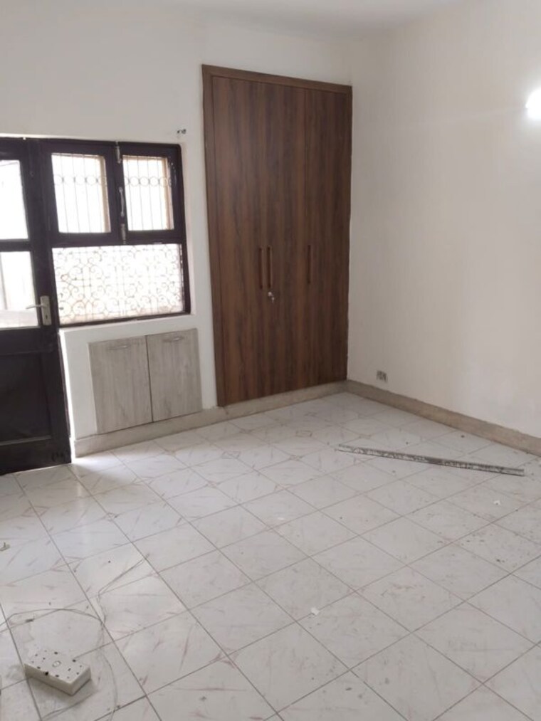 Room, varun-enclave 2 Bedroom 1250 Sq.Ft. Apartment In Sector 28 Noida 10657698