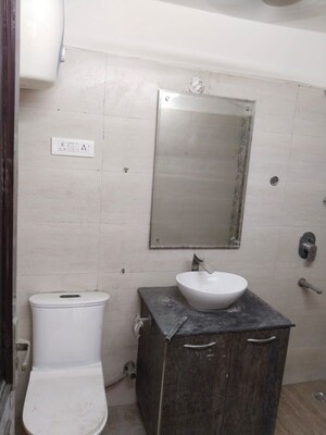 Bathroom in 2 BHK Apartment at Varun Enclave, Sector 28 – for Rent