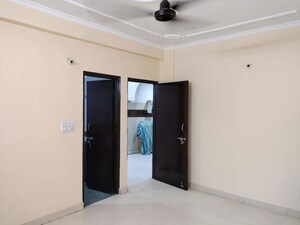Room in 3 BHK Builder Floor at Mahavir Enclave 1 – for Rent