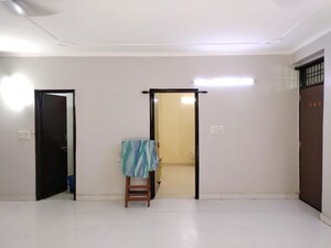 Room in 3 BHK Builder Floor at Mahavir Enclave 1 – for Rent