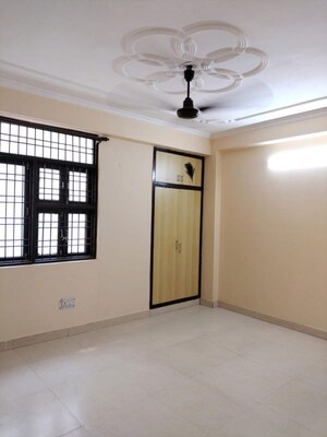 Room in 3 BHK Builder Floor at Mahavir Enclave 1 – for Rent