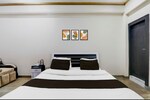 2100 Sq.Ft. Pg in Vibhuti Khand
