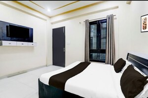 Bedroom in  Pg at Vibhuti Khand – for Rent