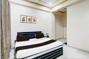 Bedroom in  Pg at Vibhuti Khand – for Rent