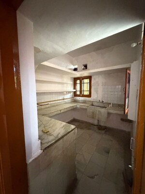 Kitchen in 1 BHK Builder Floor at Sector 37 – for Rent