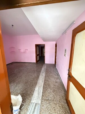 Building Lobby in 1 BHK Builder Floor at Sector 37 – for Rent