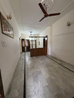 2 BHK Builder Floor For Rent in Sector 38