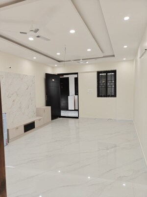 2 BHK Apartment For Rent in Wheeler Road