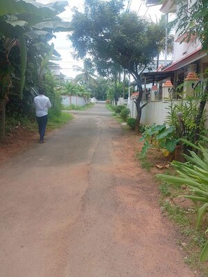   Plot at Nellikunnu – for Sale