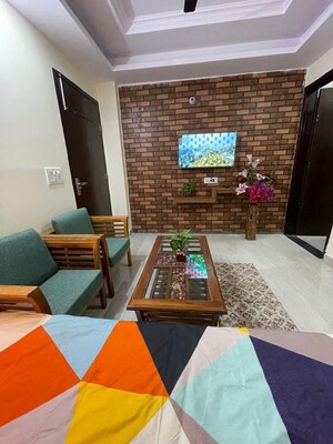 Furnished Amenities in 1 BHK Builder Floor at Dlf City Phase 3 – for Rent
