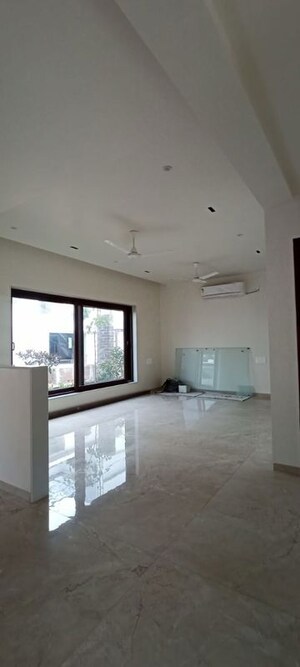 Room in 4 BHK Villa at Taksh Elanza, Bhayli – for Sale
