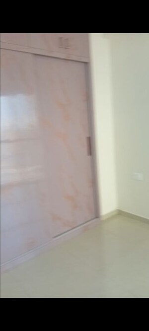 Room in 3 BHK Apartment at Conscient Habitat 102, Sector 102 – for Rent