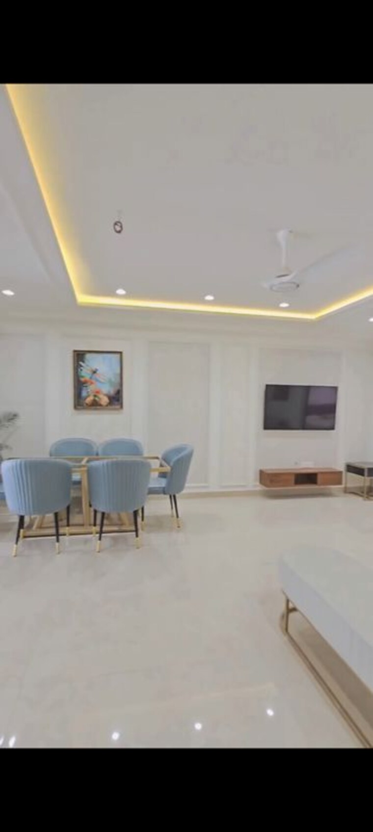 Living Room, alaknanda-maxxus-eden-estate 3 Bedroom 1887 Sq.Ft. Apartment In Ghazipur Zirakpur 10657934