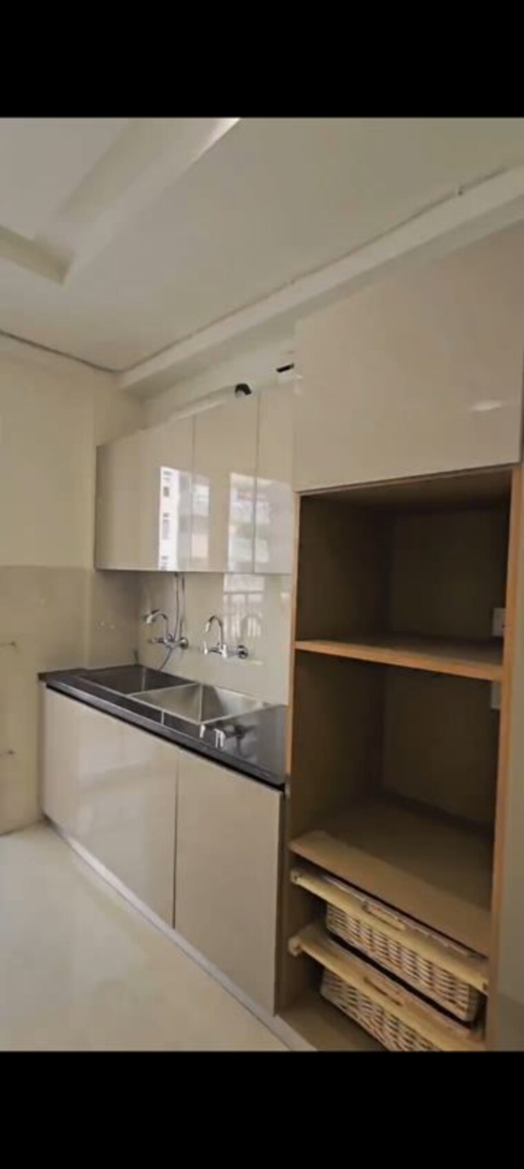 Kitchen, alaknanda-maxxus-eden-estate 3 Bedroom 1887 Sq.Ft. Apartment In Ghazipur Zirakpur 10657934