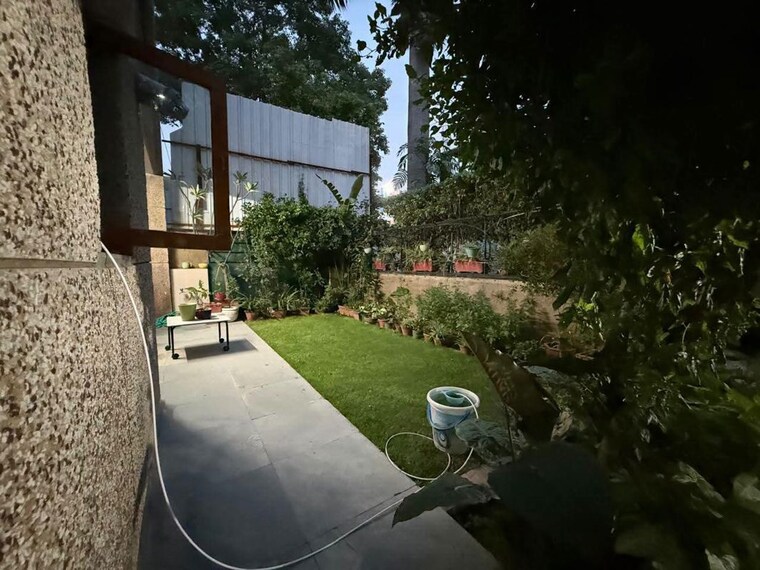  Parking, sector 32 3 Bedroom 3051 Sq.Ft. Villa In Sector 32 Gurgaon 10657919