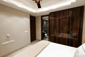 Room in 3 BHK Apartment at Vatika Sovereign Park, Sector 99 – for Sale