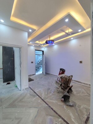 Room in 3 BHK Builder Floor at Green Fields Colony – for Rent