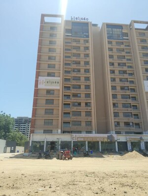  Showroom – Exterior View View at HR Eliseo, Shela - for Rent