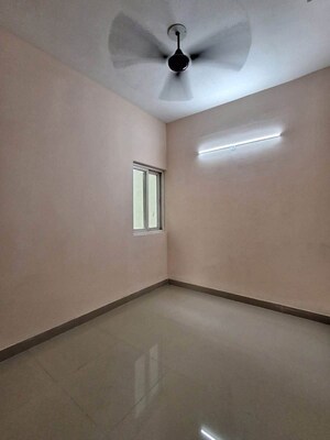 Room in 4 BHK Apartment at Amrapali Verona Heights, Tech Zone 4 Greater Noida – for Sale