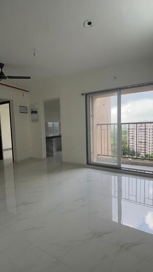 1 BHK Apartment For Rent in Metropolis Bayside, Kasarvadavali
