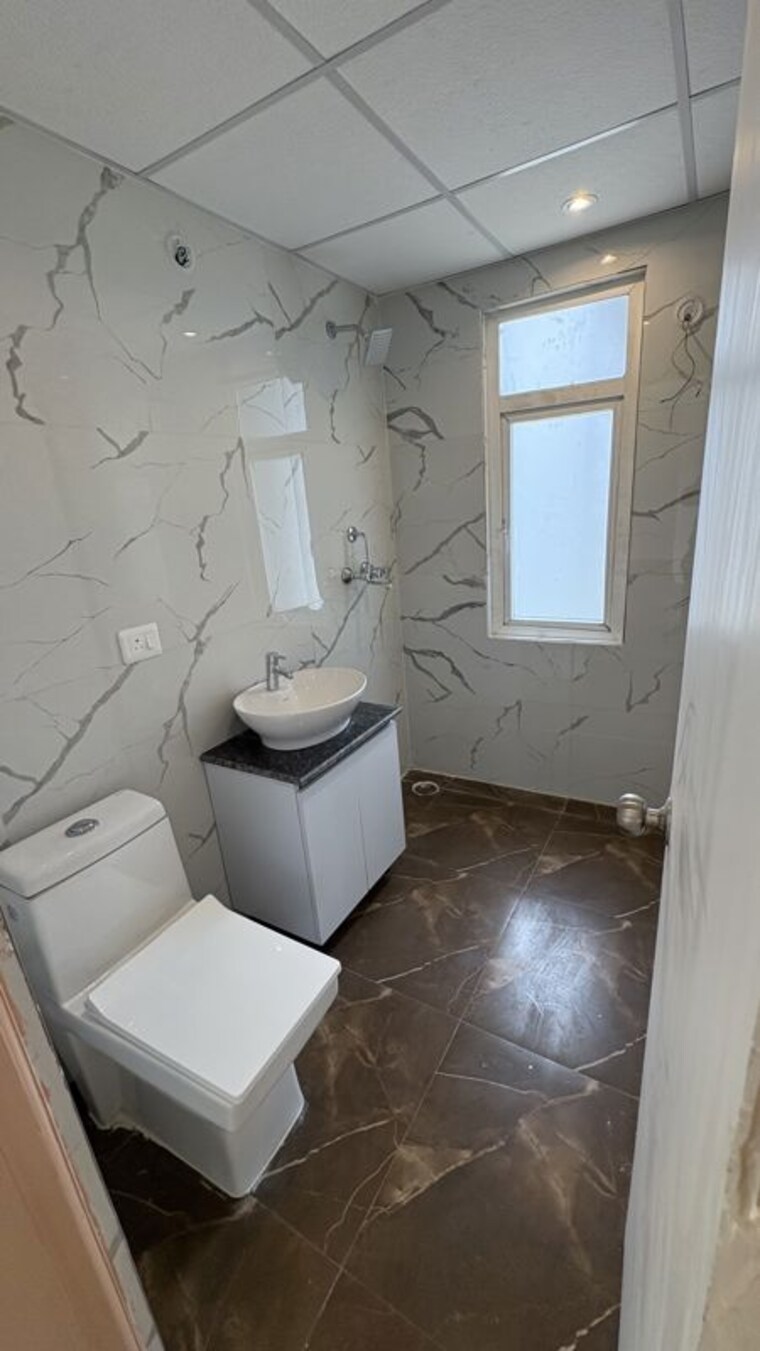 Bathroom, ahinsa khand 2 3 Bedroom 1645 Sq.Ft. Apartment In Ahinsa Khand 2 Ghaziabad 10658033