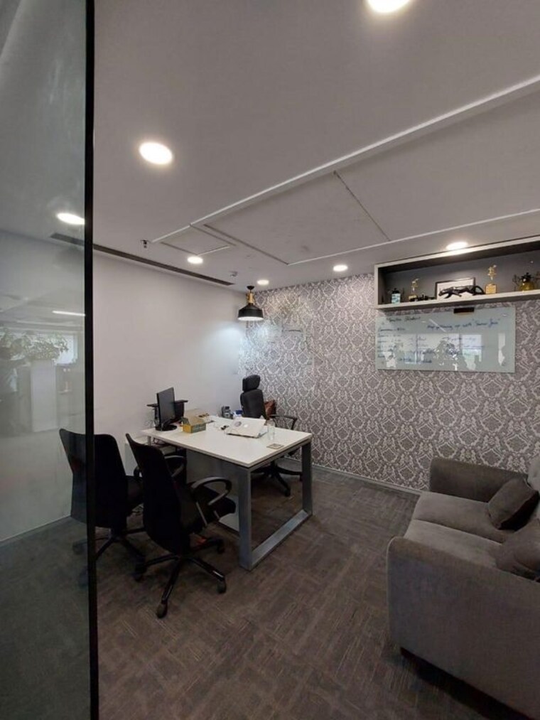 Team Area, race course road Commercial Office Space 1700 Sq.Ft. In Race Course Road Indore 10658047