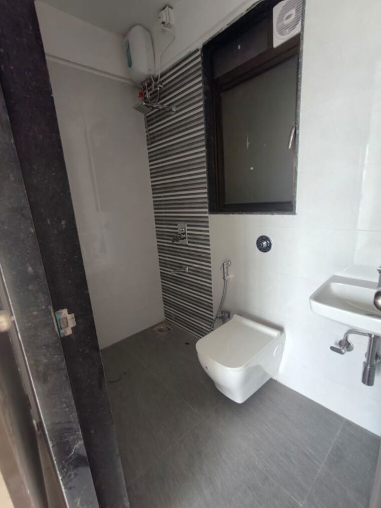 Bathroom, lalani-valentine-apartment-1-wing-d 1 Bedroom 405 Sq.Ft. Apartment In Malad East Mumbai 10658058