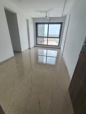 Room in 1 BHK Apartment at Lalani Valentine Apartment 1 Wing D, Malad East – for Rent