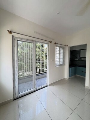 Room in 1 BHK Apartment at Godavari Apartments Chembur, Chembur – for Sale