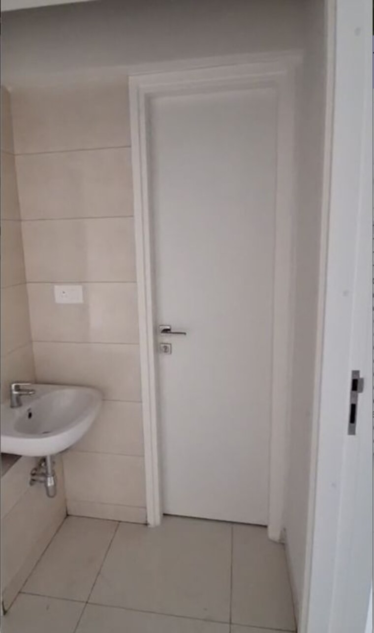 Bathroom, godrej-park-ridge 2 Bedroom 620 Sq.Ft. Apartment In Manjari Pune 10658021