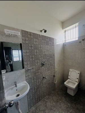 Bathroom in 1 BHK Apartment at Shah Industrial Estate Chembur, Chembur – for Sale