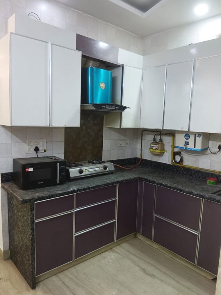 Kitchen, subhash nagar 2 Bedroom 100 Sq.Yd. Builder Floor In Subhash Nagar Delhi 10658097
