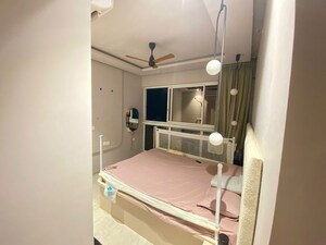 Room in 2 BHK Apartment at Hiranandani Estate – for Rent