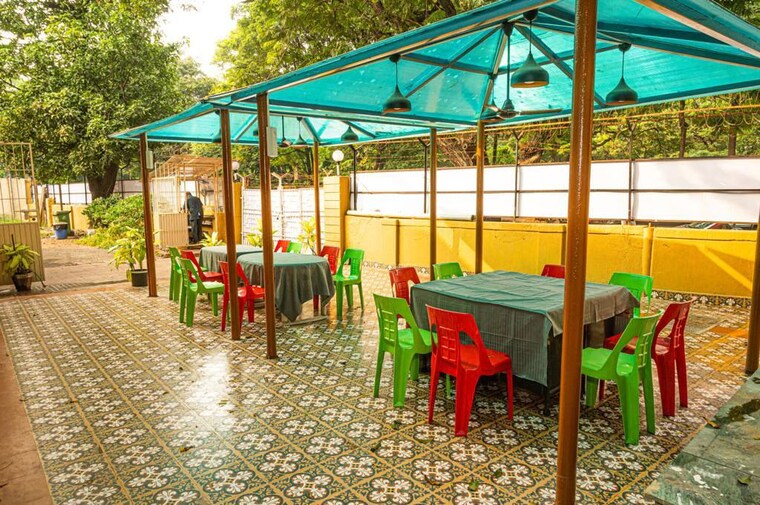 Exterior View, matunga east Pg For Girls In Matunga East 10658071