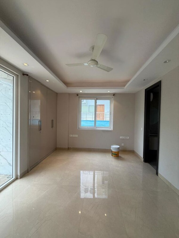Room, east of kailash 3 Bedroom 1800 Sq.Ft. Builder Floor In East Of Kailash Delhi 10653434