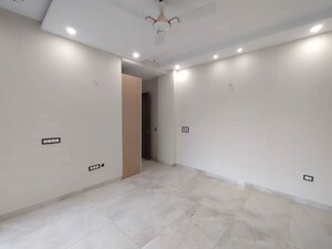 Room in 4 BHK Apartment at Vatika Sovereign Park, Sector 99 – for Sale