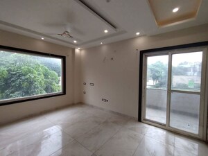 Room in 4 BHK Apartment at Vatika Sovereign Park, Sector 99 – for Sale
