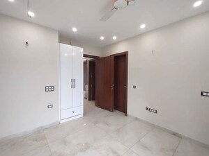 Room in 4 BHK Apartment at Vatika Sovereign Park, Sector 99 – for Sale