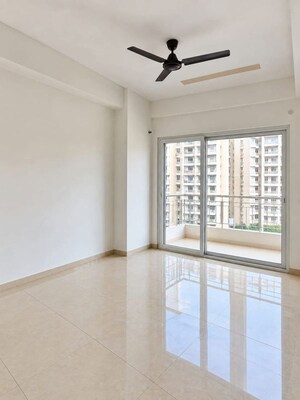 Room in 4 BHK Apartment at Trident Embassy, Sector 1 Greater Noida – for Sale