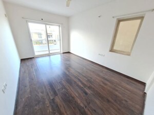Room in 3 BHK Apartment at Rohan Mithila, Viman Nagar – for Rent