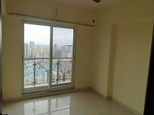 Room in 3 BHK Apartment at Ashar Sapphire, Kapur Bawdi – for Rent