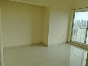 Room in 3 BHK Apartment at Ashar Sapphire, Kapur Bawdi – for Rent