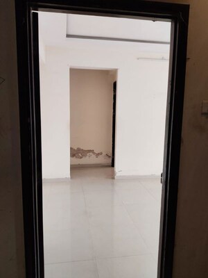 Room in 2 BHK Apartment at Aims Sea View, Bhayandar East – for Rent