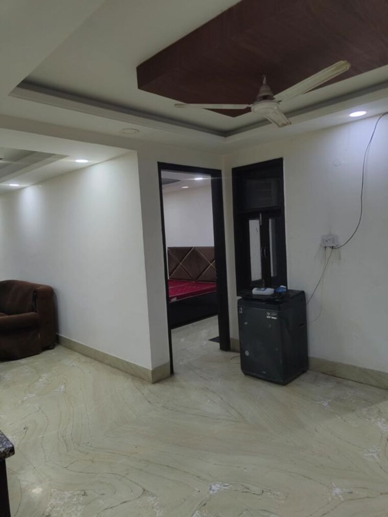  Parking, nowgong 3 Bedroom 125 Sq.Yd. Builder Floor In Nowgong Chhatarpur 10658174