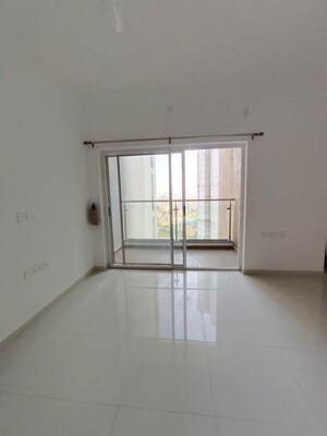 Room in 2 BHK Apartment at Runwal The Central Park, Chinchwad – for Sale
