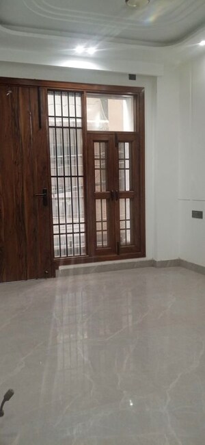 Room in 2 BHK Builder Floor at Palam Extension – for Sale