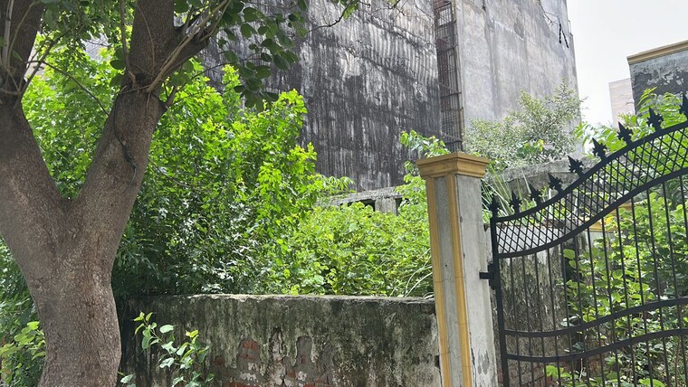 Balcony, sector 100  162 Sq.Mt. Plot In Sector 100 Noida 10658264