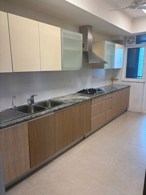 Kitchen in 3.5 BHK Apartment at DLF Park Place, Sector 54 – for Rent