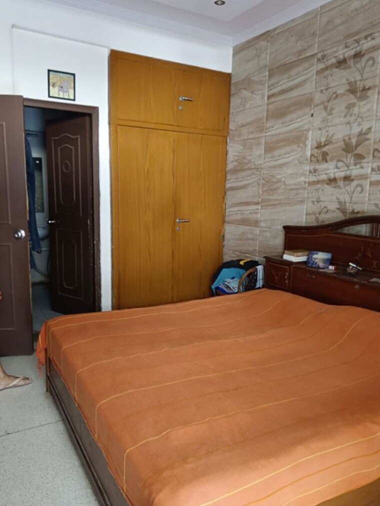 Room, sector 23 3 Bedroom 850 Sq.Ft. Builder Floor In Sector 23 Gurgaon 10658299